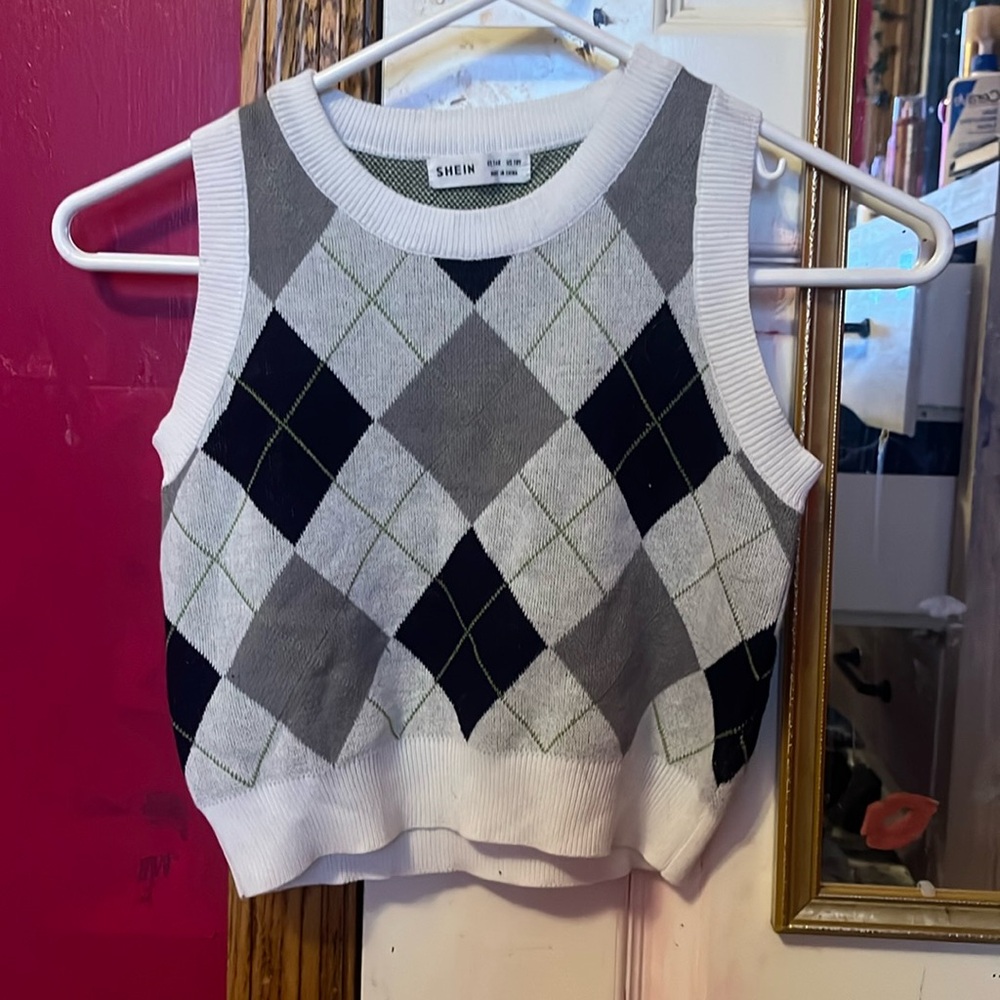 checkered crop top